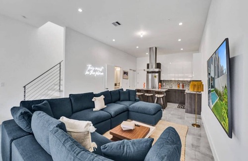 Lake Ridge House | Luxe NEW Modern Home Heated Pool - N6