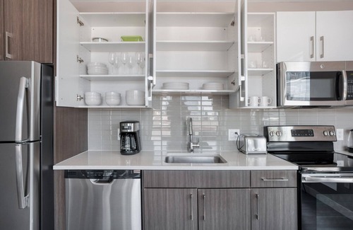 West End Apartment | Luxe North Station 1BR w/W/D & Gym, near TD Garden, by Blueground