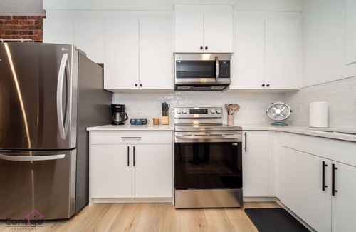 West Edmonton Condo | Luxe NY Style Suite Near DT and WEM King Bed