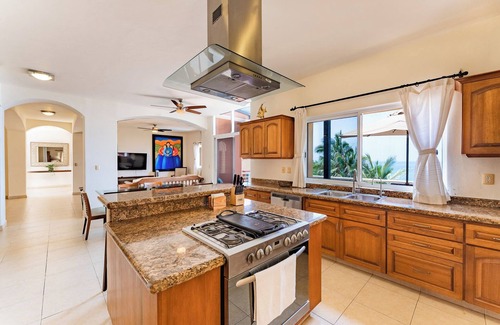 Santa Maria Huatulco Villa | Luxe Oceanfront | 4 Ocean View Suites + Pool