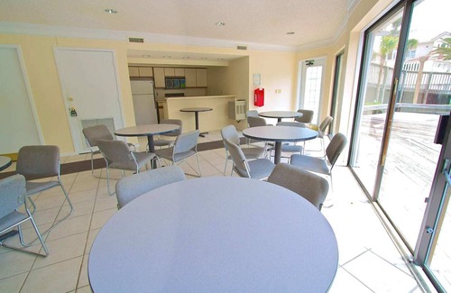 Butler Beach Condo | Luxe Oceanfront Retreat: St. Aug Hibiscus D202