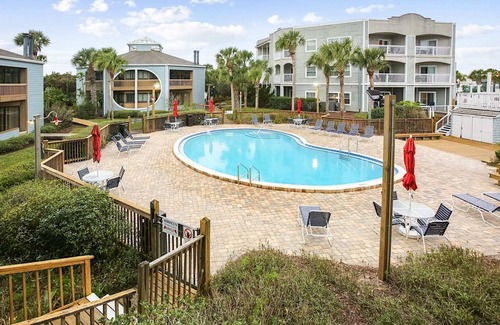 Butler Beach Condo | Luxe Oceanfront Retreat: St. Aug Hibiscus D202