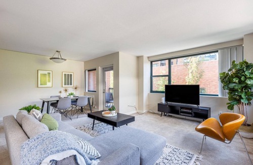 Downtown Portland Apartment | Luxe Old Town 2BR w/Rooftop Deck & Gym, nr Green Space, by Blueground