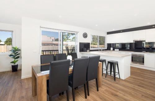 Cowes House | Luxe on Steele