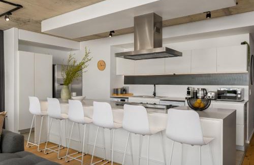Schotsche Kloof Apartment | Luxe Penthouse l Private Pool l Mountain Views