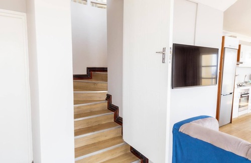 North Beach Apartment | Luxe Penthouse | Private Spa | Jacuzzi | Balcony