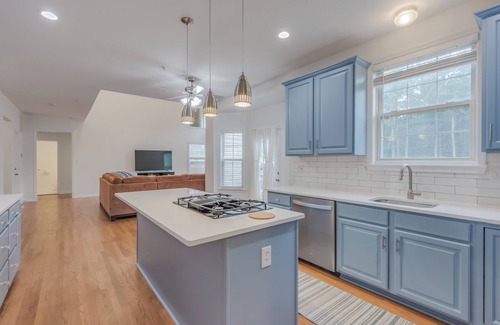 Friendly House | Luxe Presidential close to MGM, National Harbour, DC, VA
