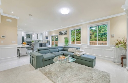 Seattle Metro Area House | Luxe Puget Sound Private Getaway in Burien!