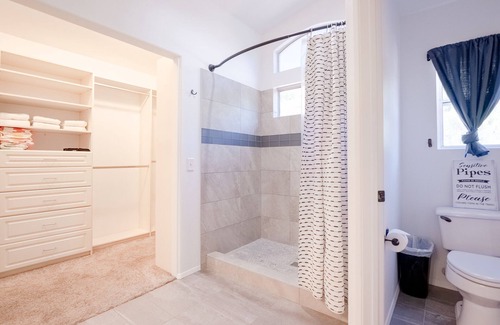 El Cajon House | Luxe Resort Style Home Stunning 8 Beds with Pool