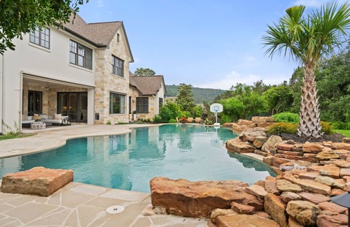 Long Canyon House | Luxe Retreat -Sauna|Cold Plunge|Pool Spa + Privacy