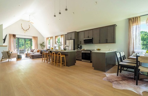 Arden House | Luxe Retreat - Sleeps 18 - Stargazing Dome - Hot Tub - Sauna - Asheville 15min