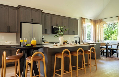 Arden House | Luxe Retreat - Sleeps 18 - Stargazing Dome - Hot Tub - Sauna - Asheville 15min