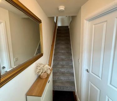 Trentham House | Luxe Rooms in High-End Duplex Near Trentham Garden