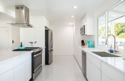 Racquet Club West Villa | Luxe Saltwater Pool Spa + Postcard perfect Views! Private Yard Location! Near DT