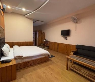 Manali Hotel | Luxe Signature