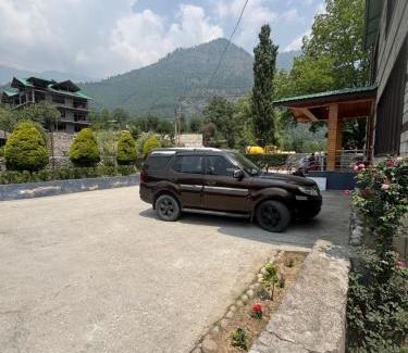 Manali Hotel | Luxe Signature