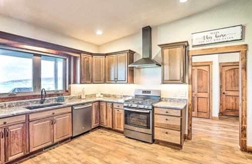 Spearfish House | Luxe Spearfish Hideaway: Golf, Hike, Explore!
