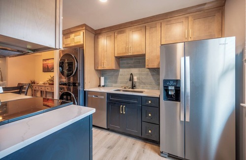 Northeast Virginia Beach House | Luxe Stay @ 948 Coastal Retreat 1 mile to Oceanfront/0.5 to Convention Center