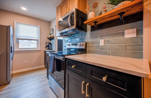 Northeast Virginia Beach House | Luxe Stay @ 948 Coastal Retreat 1 mile to Oceanfront/0.5 to Convention Center