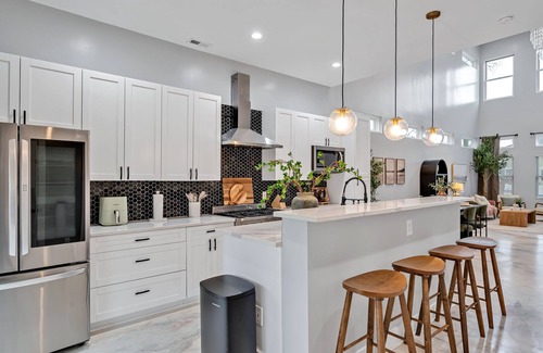 Durham House | Luxe Stay Near Duke &DT - Rooftop/Firepit/Games