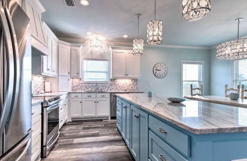 Dauphin Island House | Luxe Stilted Home w/Kayaks: Walk to Beach