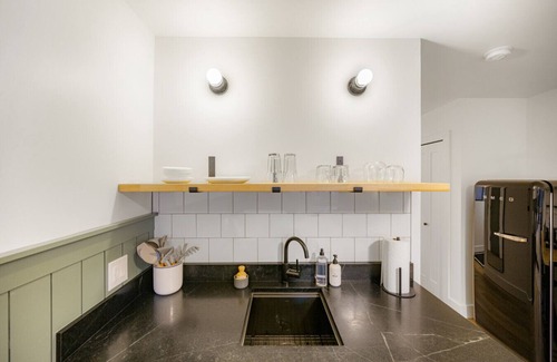 Juneau Apartment | Luxe Studio: Walk to Restaurants and More! 7
