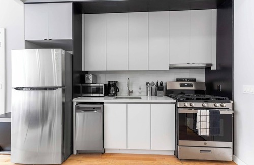 Central Park South Apartment | Luxe Studio with Charming Juliet Balcony