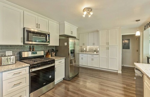 Salt Lake City House | Luxe Sugarhouse Sanctuary | Massage | Backyard