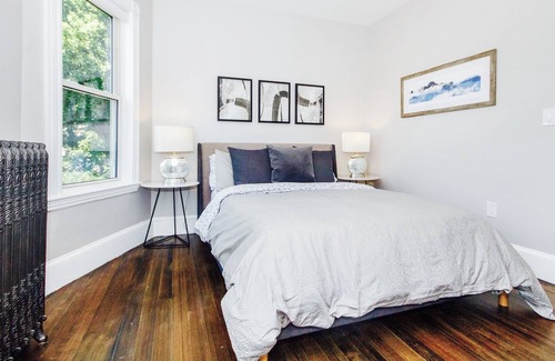 Dorchester House | Luxe Sunlit Getaway | Private Deck, Near T