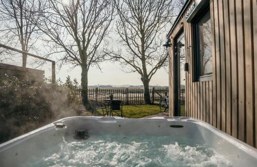 Meliskerke House | Luxe Tiny House incl Jacuzzi en Strandhuisje in zomerseizoen