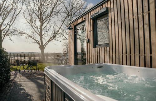 Meliskerke House | Luxe Tiny House incl Jacuzzi en Strandhuisje in zomerseizoen