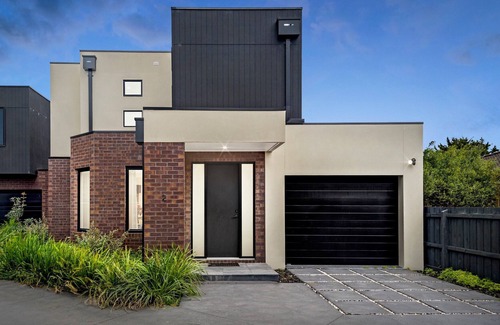 Capel Sound House | Luxe townhouse, one street back from the beach, holiday perfection (sleeps 6)