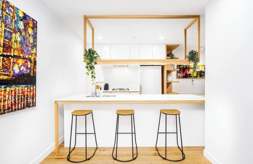 Doncaster Villa | Luxe Tri-Level Opp Westfield Pool Gym Park for 2