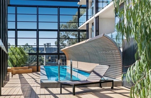 Doncaster Villa | Luxe Tri-Level Opp Westfield Pool Gym Park for 2