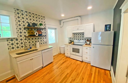 Downtown Apartment | Luxe Urban Retreat in Raleigh’s Glenwood South, a Premier Entertainment District