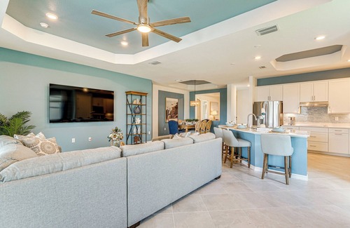 Venice House | Luxe Venice Gem w/Outdoor Pool & Hot Tub