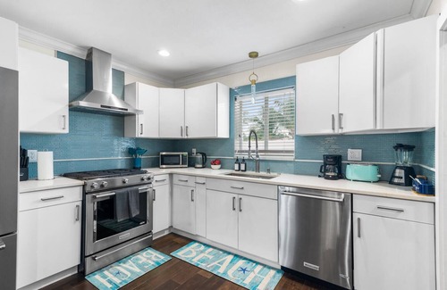 Deerfield Beach House | Luxe Villa Oasis: Salt Pool, BBQ, Hot Tub, Premium Amenities!