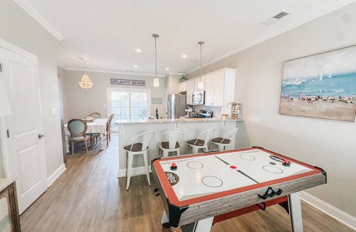 Atlantic Beach House | Luxe Villa – Steps to Beach & Pool, LINENS INCLUDED