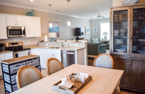Atlantic Beach House | Luxe Villa – Steps to Beach & Pool, LINENS INCLUDED
