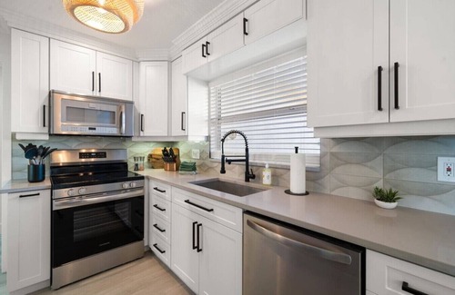 St. Petersburg - Clearwater House | Luxe Waterfront Villa: Pool, Hot Tub, Golf Cart