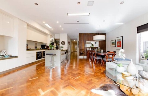 Hawthorn East House | Luxe - Whole House - 28+ Days - Hawthorn Eastnn