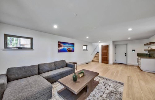 Mountain View Estates House | Luxe12 30 night minimum south lake tahoe modern