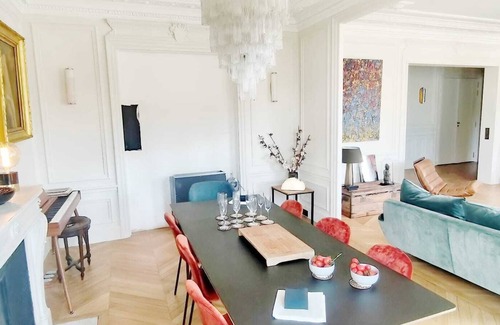 17th Arrondissement Apartment | Luxery 4Bedroom Apart Near Arch of Triomphe With AC & Outbuilding for staff