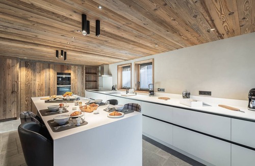 Saint-Martin-de-Belleville Ski Chalet | Luxury Chalet with Pool, Sauna, and Hammam for 14 Guests in Saint Martin de Belleville