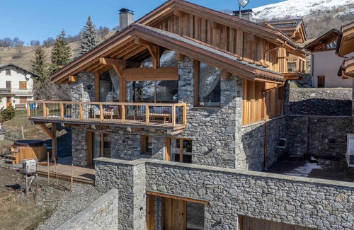 Saint-Marcel Ski Chalet | Luxurious Chalet with Pool, Spa, Cinema, and Lift - Close to Ski Slopes