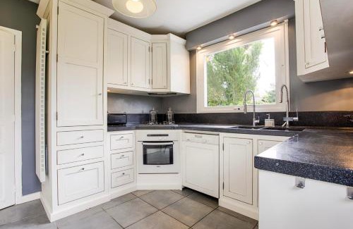 Tourgeville Villa | Luxueuse Chaumière 4 Chambres avec Piscine