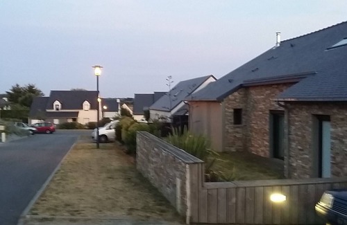 Saint-Coulomb House | Luxueuse villa, piscine intérieure, plage à 700m