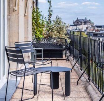 L'Europe Apartment | Luxueux Appartement Haussmannien avec Vue sur Paris