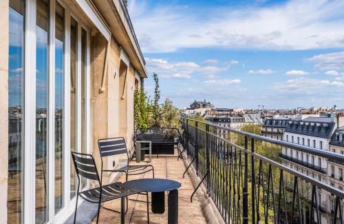 L'Europe Apartment | Luxueux Appartement Haussmannien avec Vue sur Paris