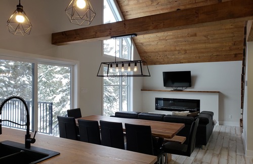 Notre-Dame-de-la-Merci Cottage | Luxueux Chalet Rustik à Saint-Donat